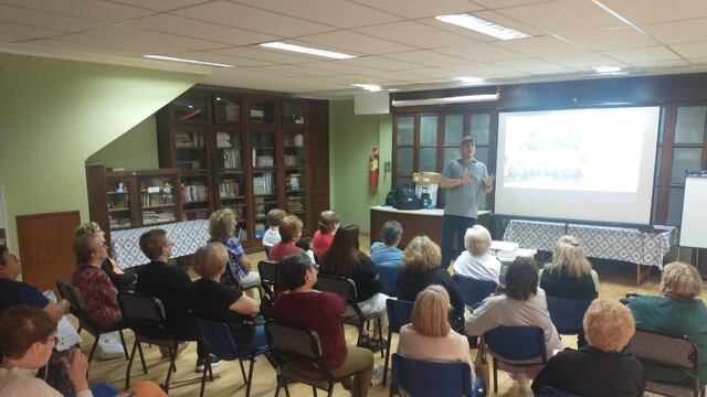 Capacitación a adultos mayores en Ojos en Alerta