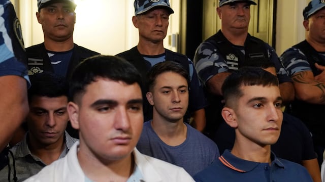 Caso Báez Sosa. Los ocho rugbiers se mostraron sin barbijos en la sexta jornada del juicio. (Clarín)