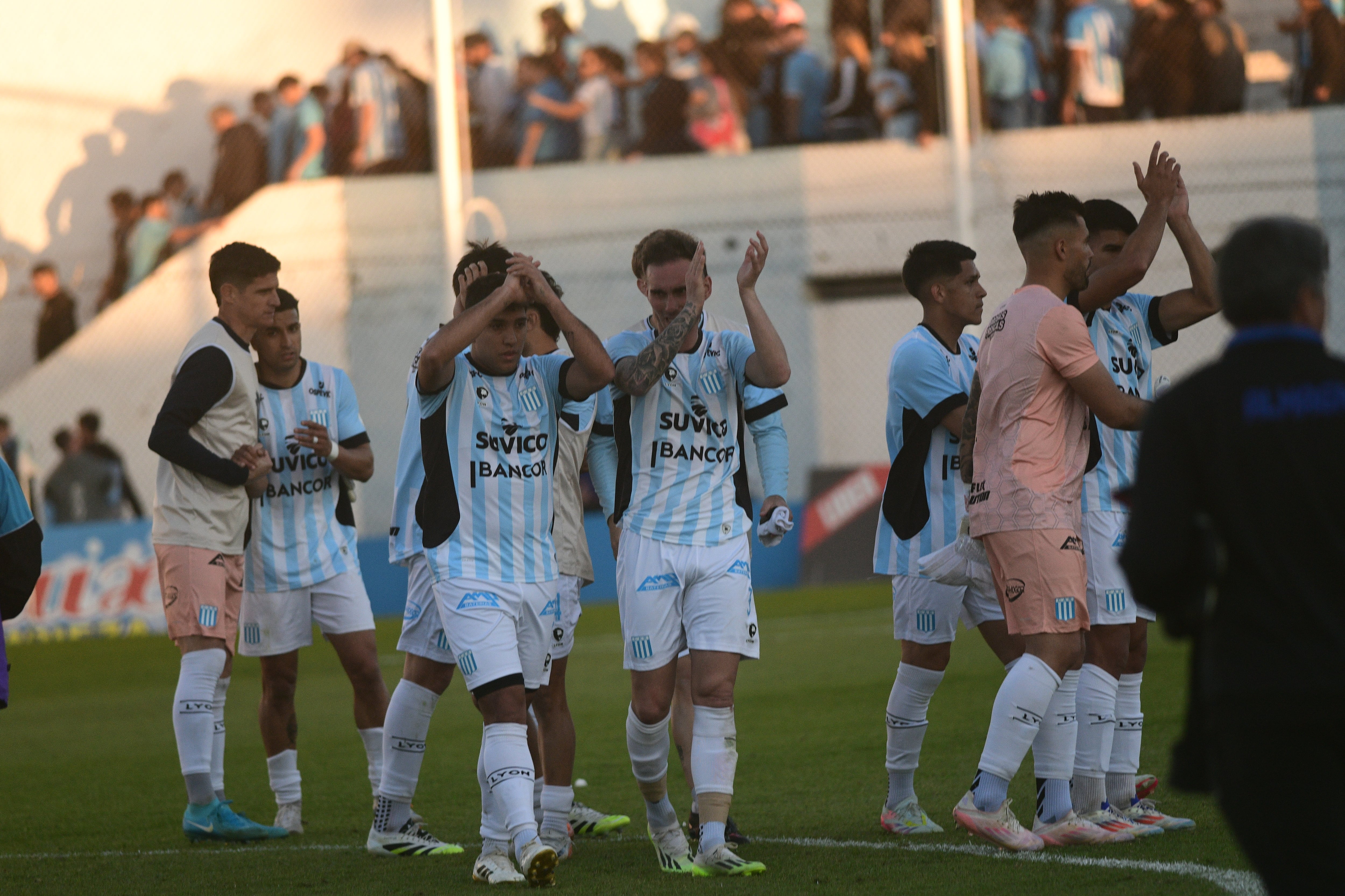 Racing empató 1-1 con Almagro por la Primera Nacional en el estadio Miguel Sancho de Nueva Italia. (Ramiro Pereyra / La Voz)
