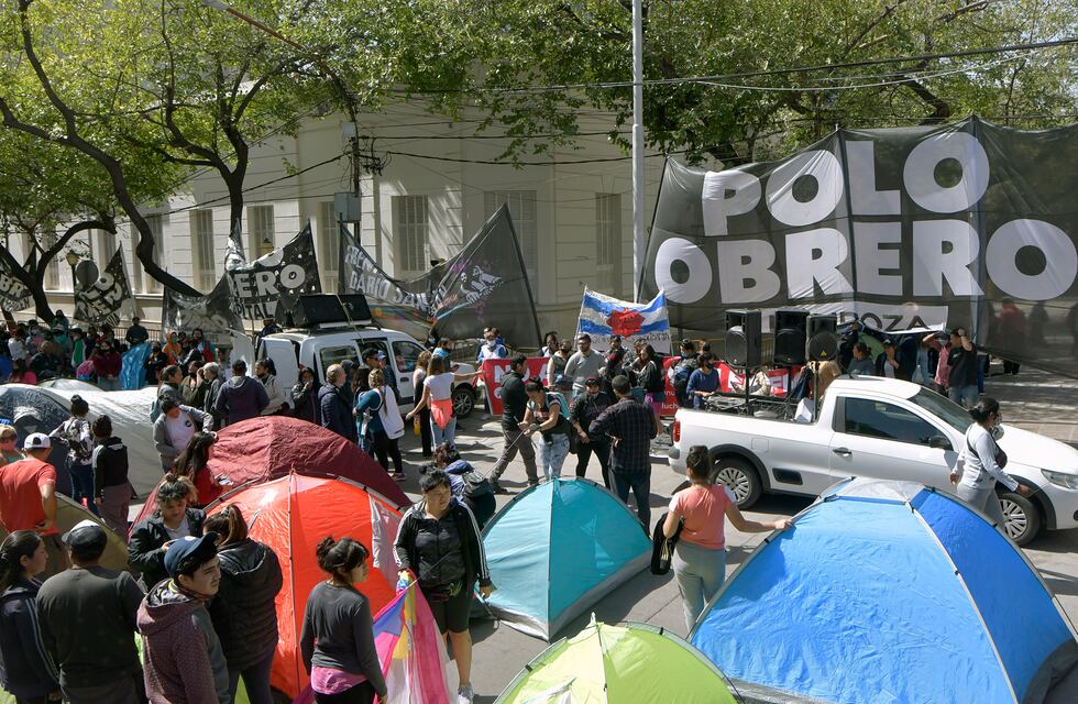 Continua el reclamo del Polo Obrero con cortes de calle en pleno centro mendocino
