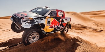 Al-Attiyah (Toyota) sigue comandando la general de Coches en el Dakar 2022.