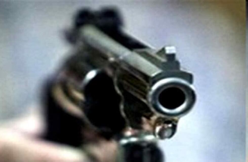 Un menor de 13 años fue baleado luego de intentar robar un auto
