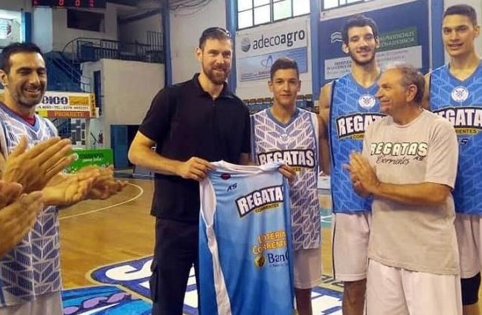 Regatas Corrientes homenajeó al campeón olímpico Andrés Nocioni