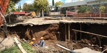 Se desmoronó un tramo de la calle José Javier Díaz que estaba en obra de desagüe