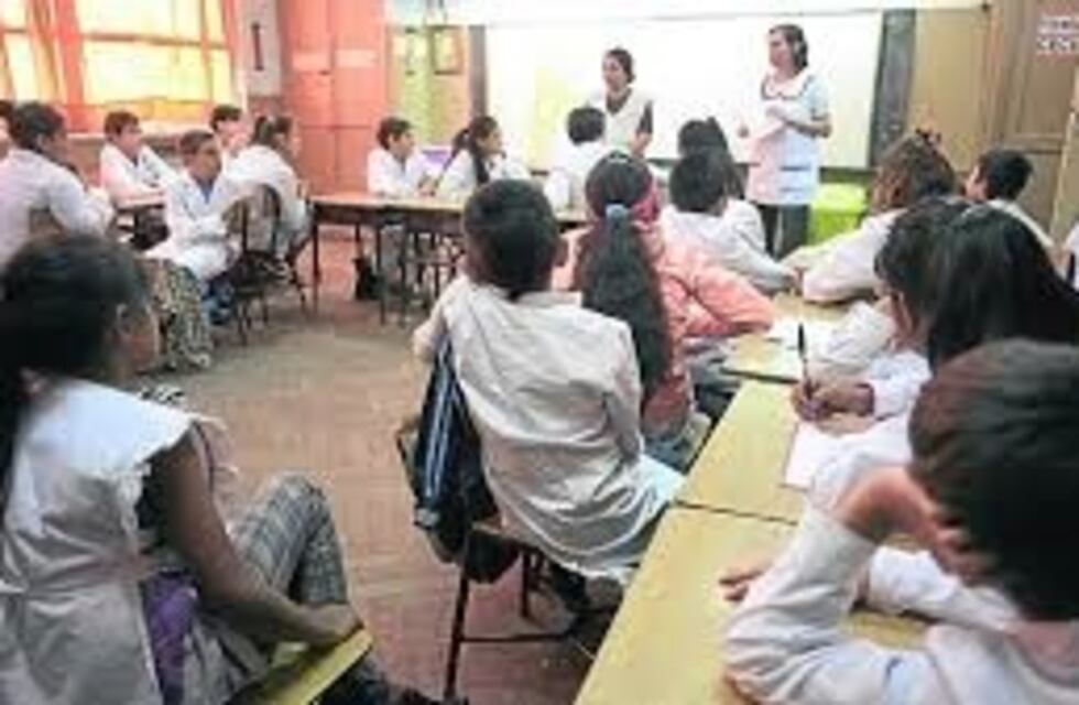 Depositaron este martes a los docentes el dinero del FONID