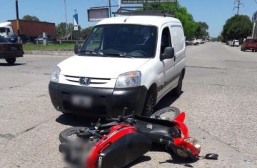 Sin "freno": dos nuevos motociclistas heridos en un choque