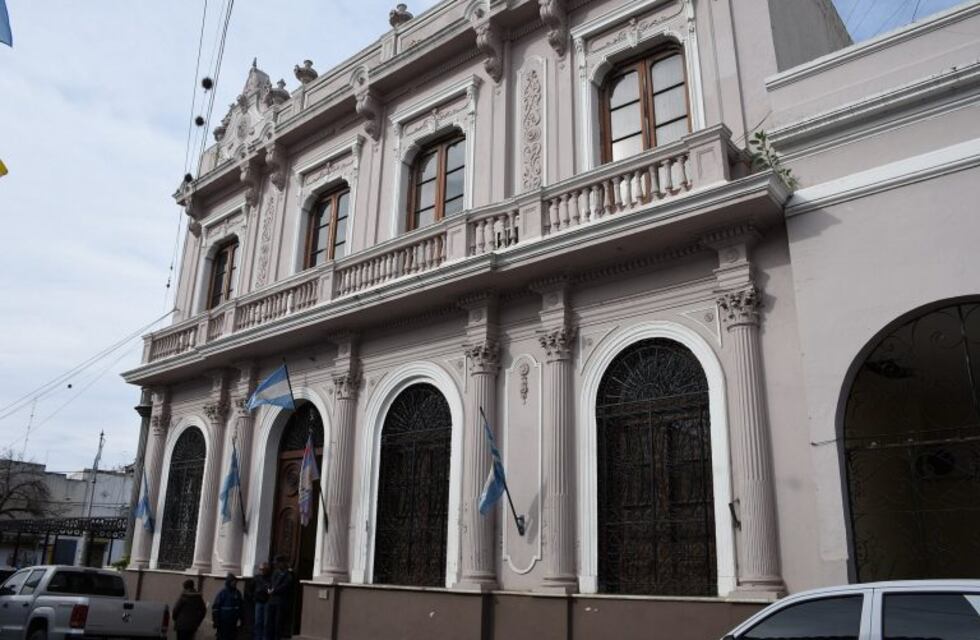 Servicios municipales por los feriados del lunes y jueves