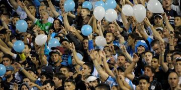 Se adelantó la vuelta de los visitantes: los hinchas de Racing podrán ir a la cancha de Olimpo\u002E (Foto: EFE/Demian Estevez)