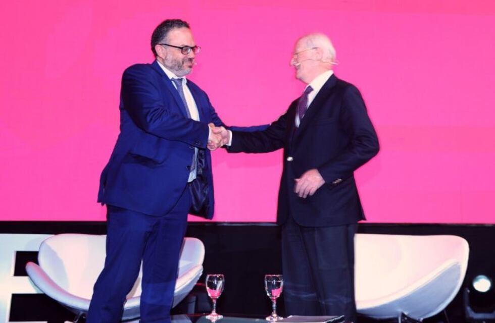 Matías Kulfas evitó hablar de retenciones, pero aclaró: "La situación fiscal es complicada"