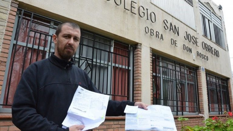 Un colegio realiza una rifa para poder pagar las boletas de luz y gas