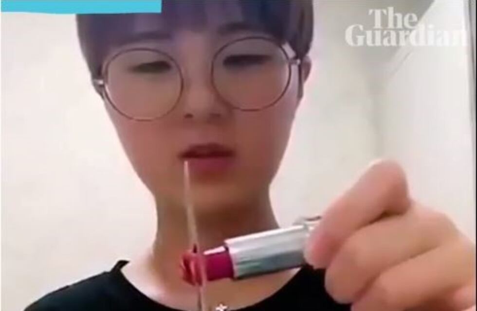 Destruyen maquillajes contra los estándares de belleza opresivos