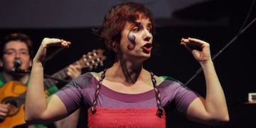 Ceci Raspo se presenta en La Piojera