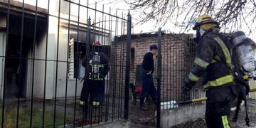 Incendio en una vivienda en Santa Rosa (DiarioTextual)