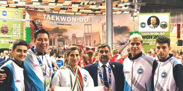 Cecilia Vera, Valeria Ale, Juan Abel Rojas y Jonathan Torres, los representantes tucumanos en el Mundial de Taekwondo, en Bulgaria\u002E