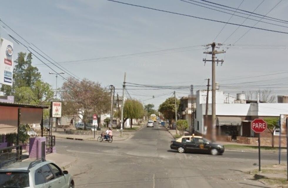 Joven violó su arresto domiciliario, robó un auto con un cómplice, amenazó a su madre y ella lo entregó con la policía