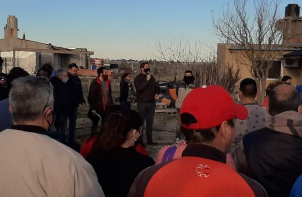 Intendente Biss visitó a residentes de la zona del Loteo IAC