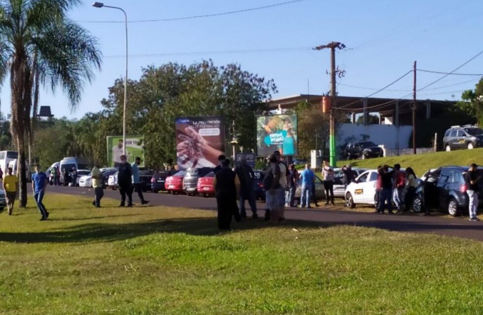 Transportistas de Iguazú reclamaron por la reactivación del turismo