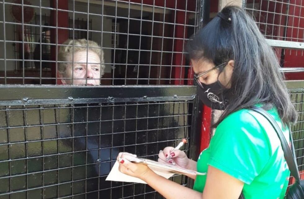 Completan la vacunación antigripal en barrios de Posadas para mayores adultos