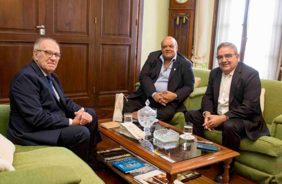 El gobernador Jalil se entrevistó con el rector de la UNT