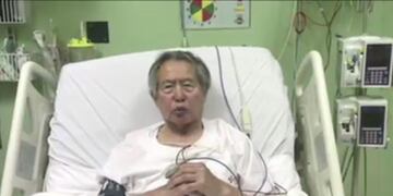 LIMA01\u002E LIMA (PERÚ), 26/12/2017\u002E- Captura de pantalla del vídeo publicado hoy, martes 26 de diciembre de 2017, en las redes sociales oficiales del expresidente peruano Alberto Fujimori desde la clínica donde está internado en Lima (Perú)\u002E Fujimori pidió hoy \