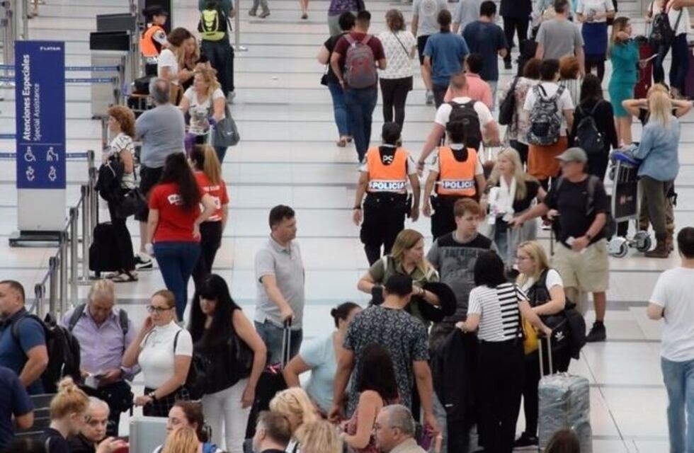 Aeropuerto de Ezeiza: aumentan el número de policías para intensificar controles