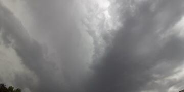 San Luis nublado con tormentas