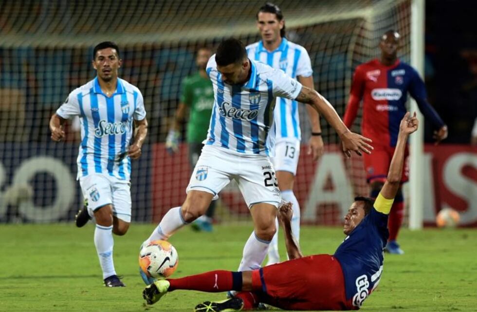 Atlético Tucumán fue más, pero cayó 1-0 ante Independiente Medellín