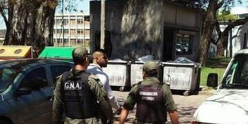 Gendarmes cayeron en medio de un acto universitario por Maldonado