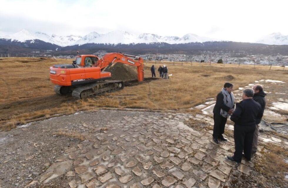 Obra pública: realizan estudios previos para la construcción del edificio legislativo