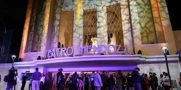 Inauguración del Teatro Mendoza