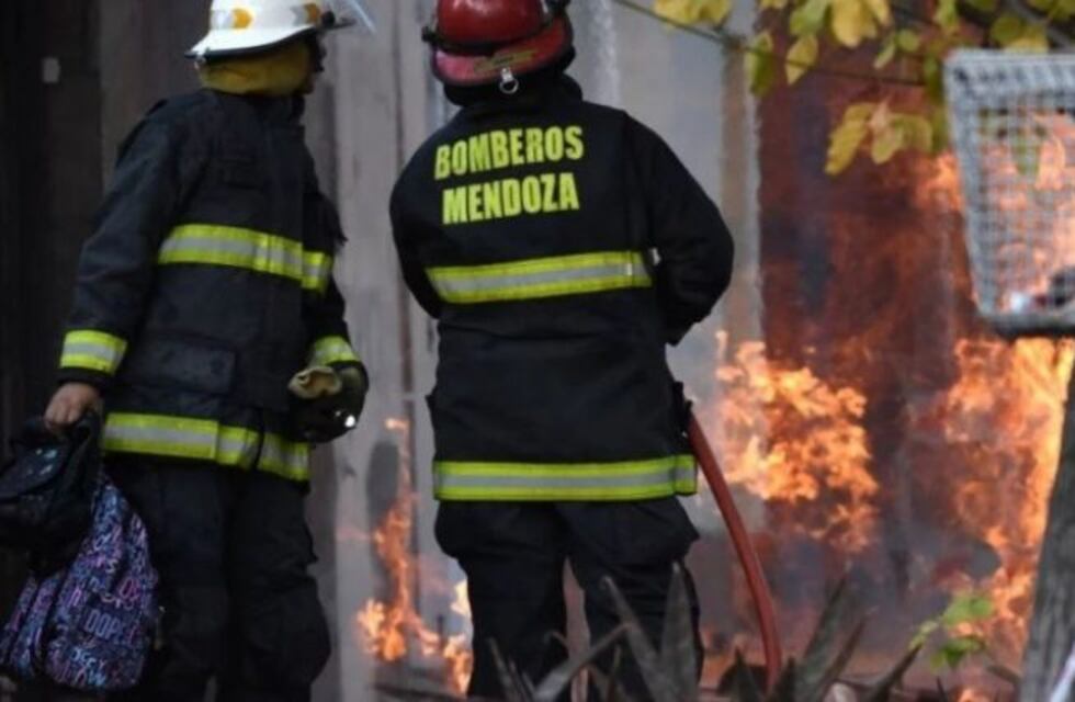 Murió un segundo operario por el incendio de un taller metalúrgico en Mendoza
