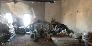 Hacinados en la capilla en Juárez Celman