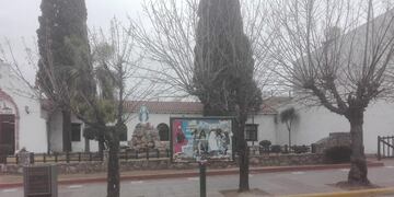 La Calera: cartel ubicado frente al municipio\u002E