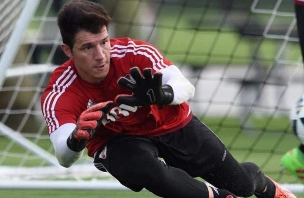 Los arqueros que suenan como refuerzo para Belgrano