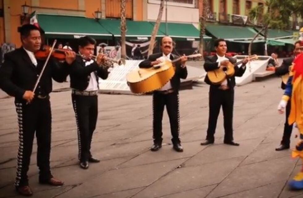 Video: las locuras de Piñón en México