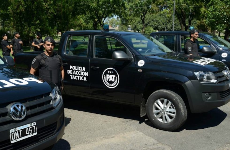 Agentes policiales lograron reanimar a una niña que se había ahogado en Hostal del Sol