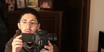 Marcos López en backstage de la película Mientras Tanto