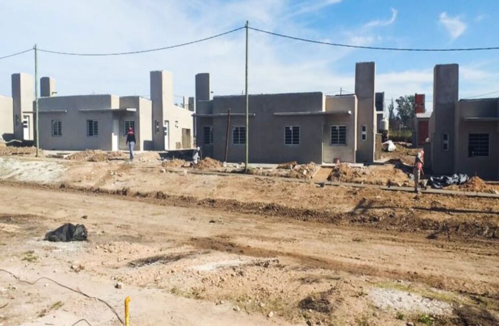 La provincia construirá nuevas soluciones habitacionales para Gualeguaychú y Urdinarrain