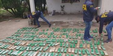 La vivienda se encuentra en la localidad de Media Agua, a menos de 5 kilómetros de Ruta Nacional 40\u002E