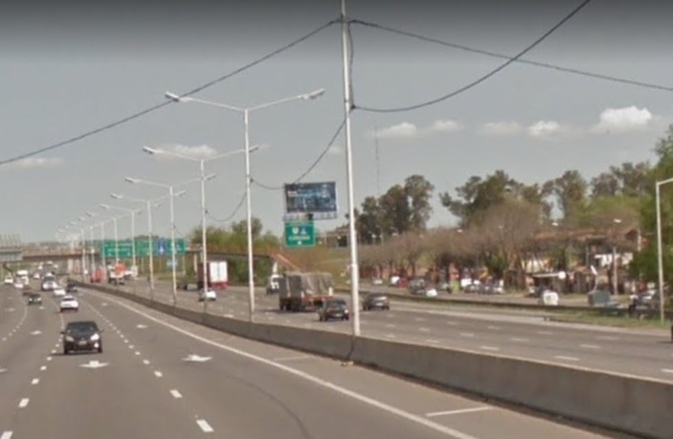 Un automovilista atropelló y mató a un delincuente que intentó asaltarlo por Circunvalación