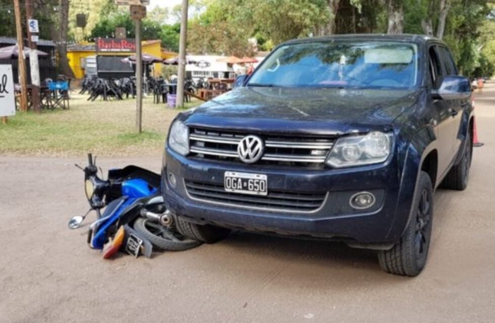 Una mujer herida tras un choque en Pehuen Co