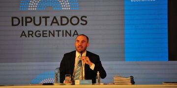 Martín Guzmán presentó el Presupuesto 2021 en Diputados\u002E (Foto; Clarín)