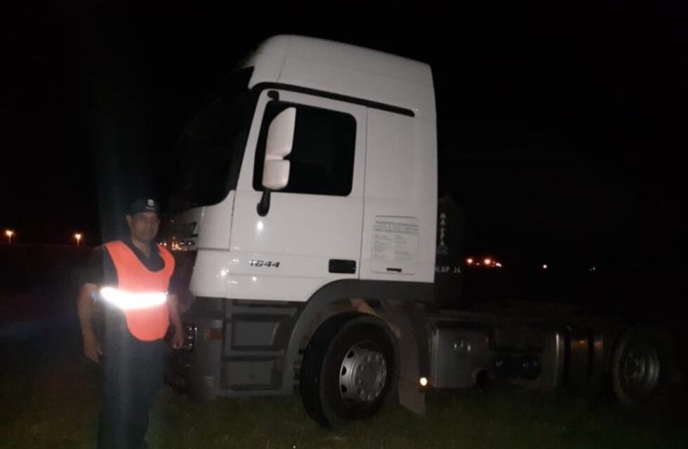 Le secuestraron el camión por negarse a realizar el control de alcoholemia y secuestraron varios vehículos en Reta