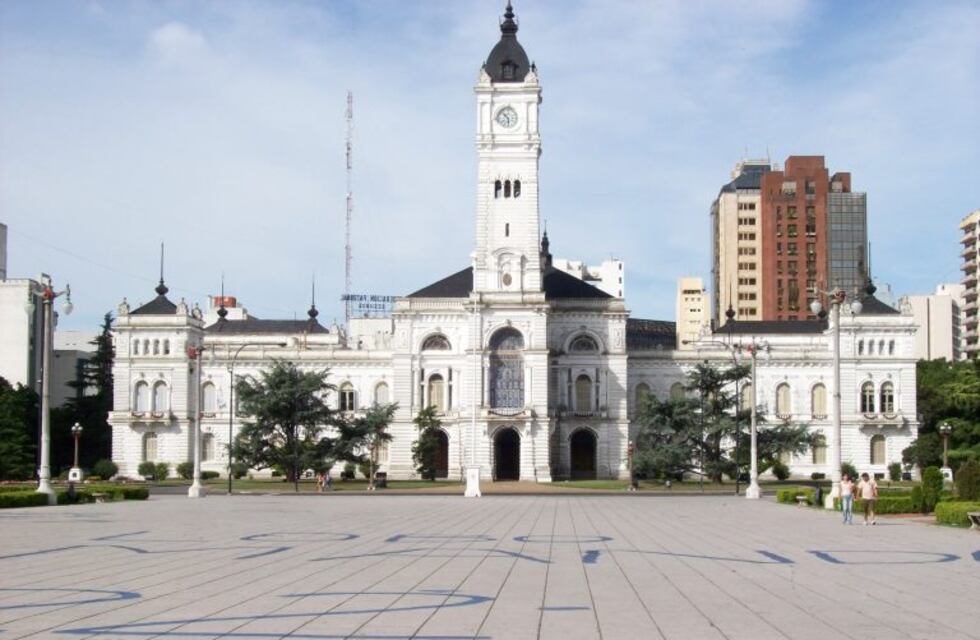Habrá asueto el viernes, en la administración pública de La Plata por el día del trabajador municipal