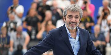 (FILES) This file photo taken on May 24, 2017 shows Argentinian actor Ricardo Darin posing during a photocall for the film 'La Cordillera - El Presidente' (The Summit) at the 70th edition of the Cannes Film Festival in Cannes, southern France\u002E \r\nArgentinian actor Ricardo Darin will receive in September the honorary Donostia award of the 65th San Sebastian International Film Festival as one of the \