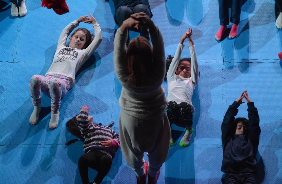 Buscan implementar yoga en las escuelas sanjuaninas