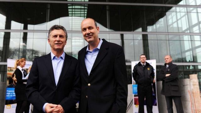 Viejos tiempos: Macri junto a Federico Sturzenegger.