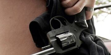 Mujer armada - Imagen ilustrativa\nCrédito: Web