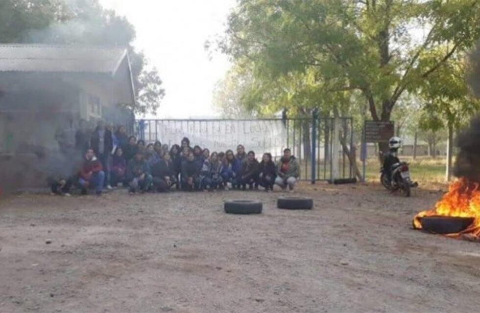 La Ruta 7 será cortada por trabajadores que reclaman que le paguen una deuda