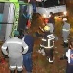 Postal del accidente de Brasil. Omnibus destrozado.
